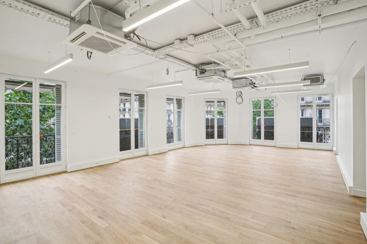 Bureau Paris 350m² Location bureau Paris OLBUR2315889 0